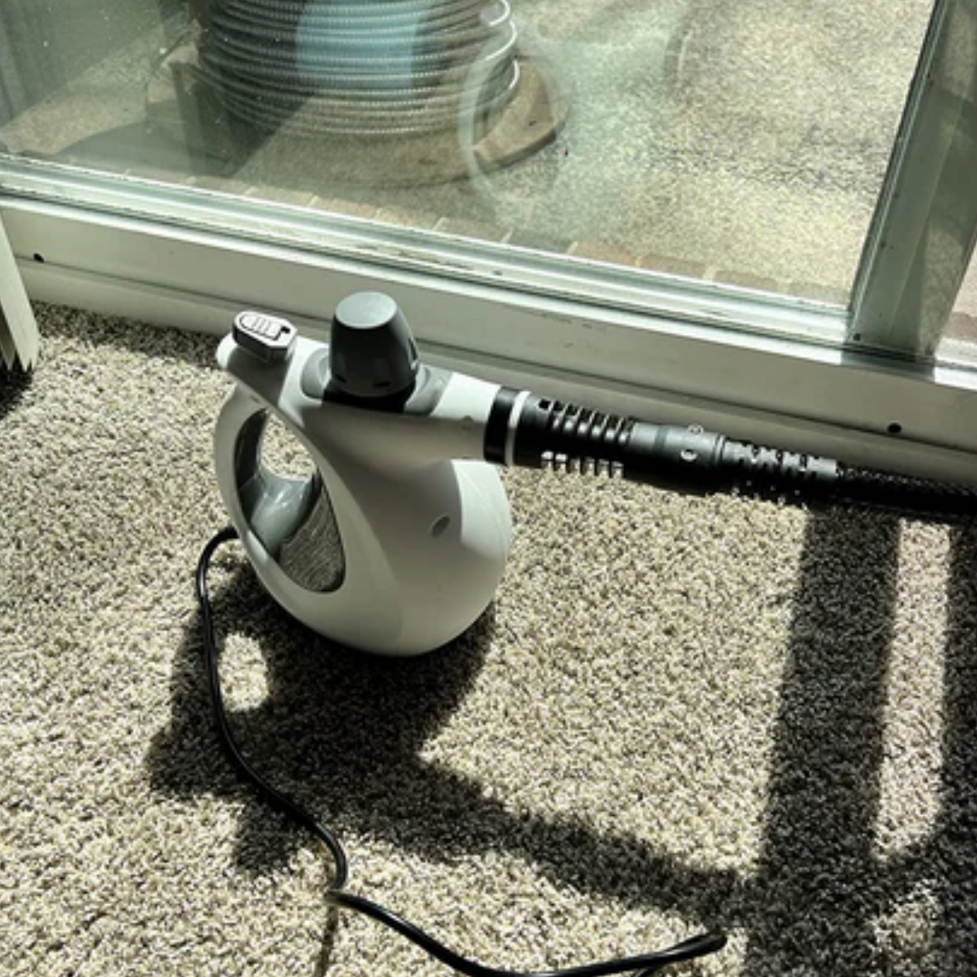 Customer Rosa — kitchen made spotless without scrubbing
