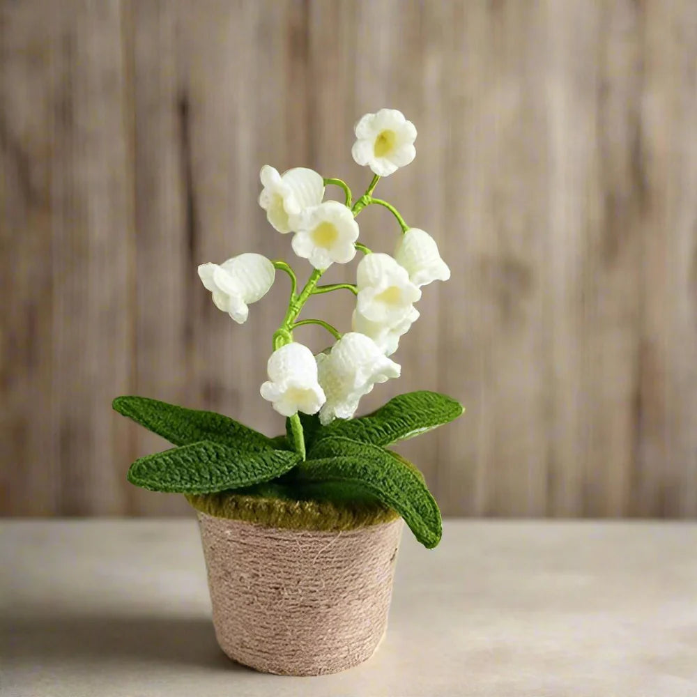 Lily Bloom™ – Floral Crochet Lamp